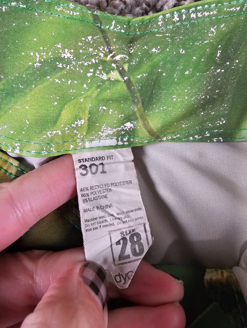 Body Glove Mens Sz 28 Board Shorts Swimsuit Bright Green Plant Print